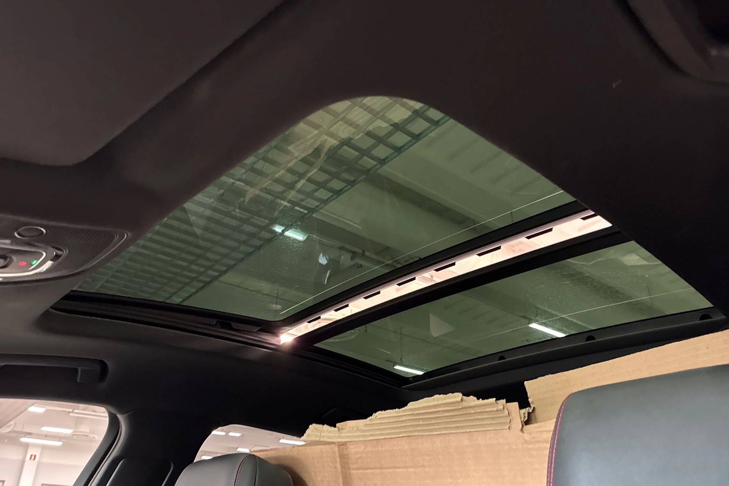 harmaa Audi Q8 e-tron 2024 kuva 10.