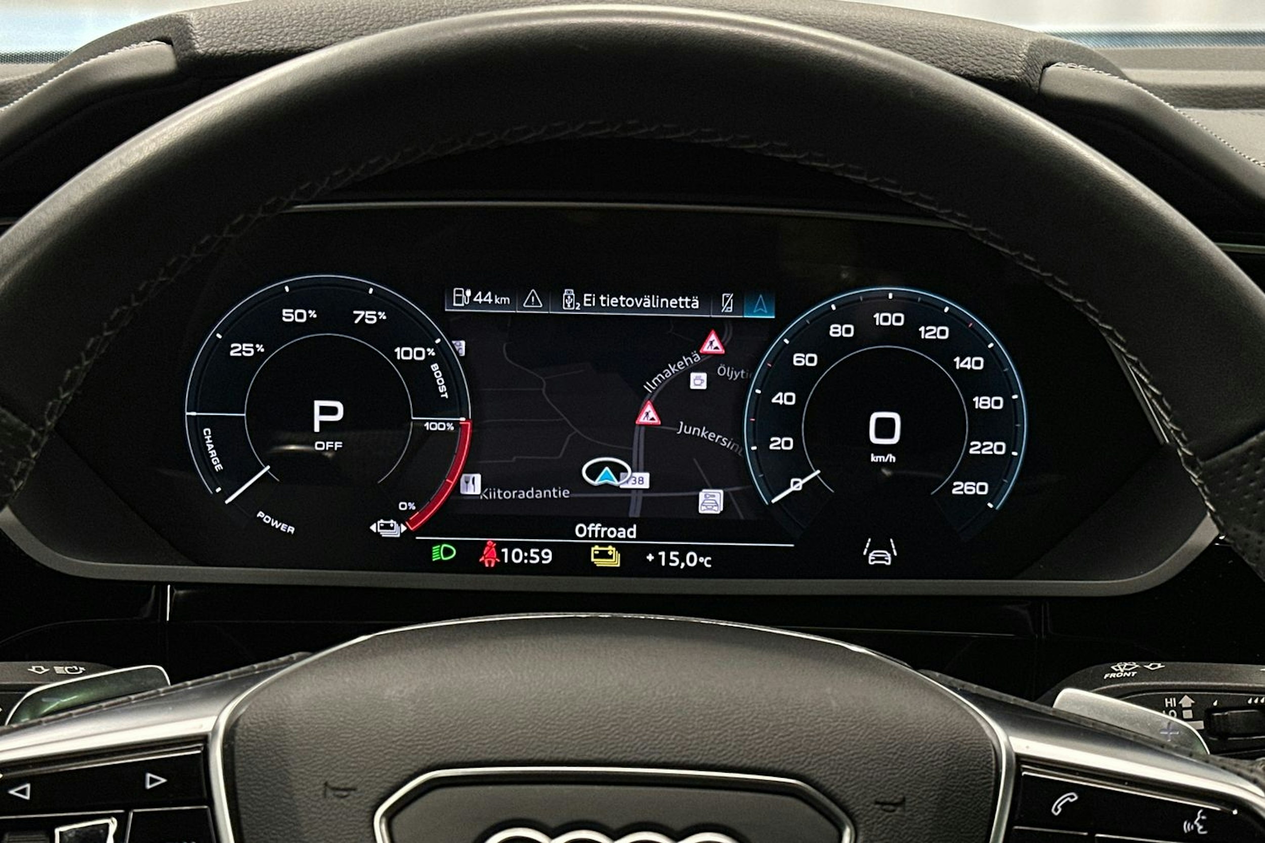 musta Audi Q8 e-tron 2024 kuva 28.