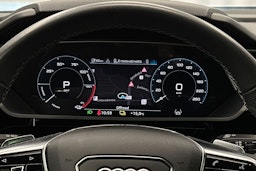 musta Audi Q8 e-tron 2024 kuva 28.