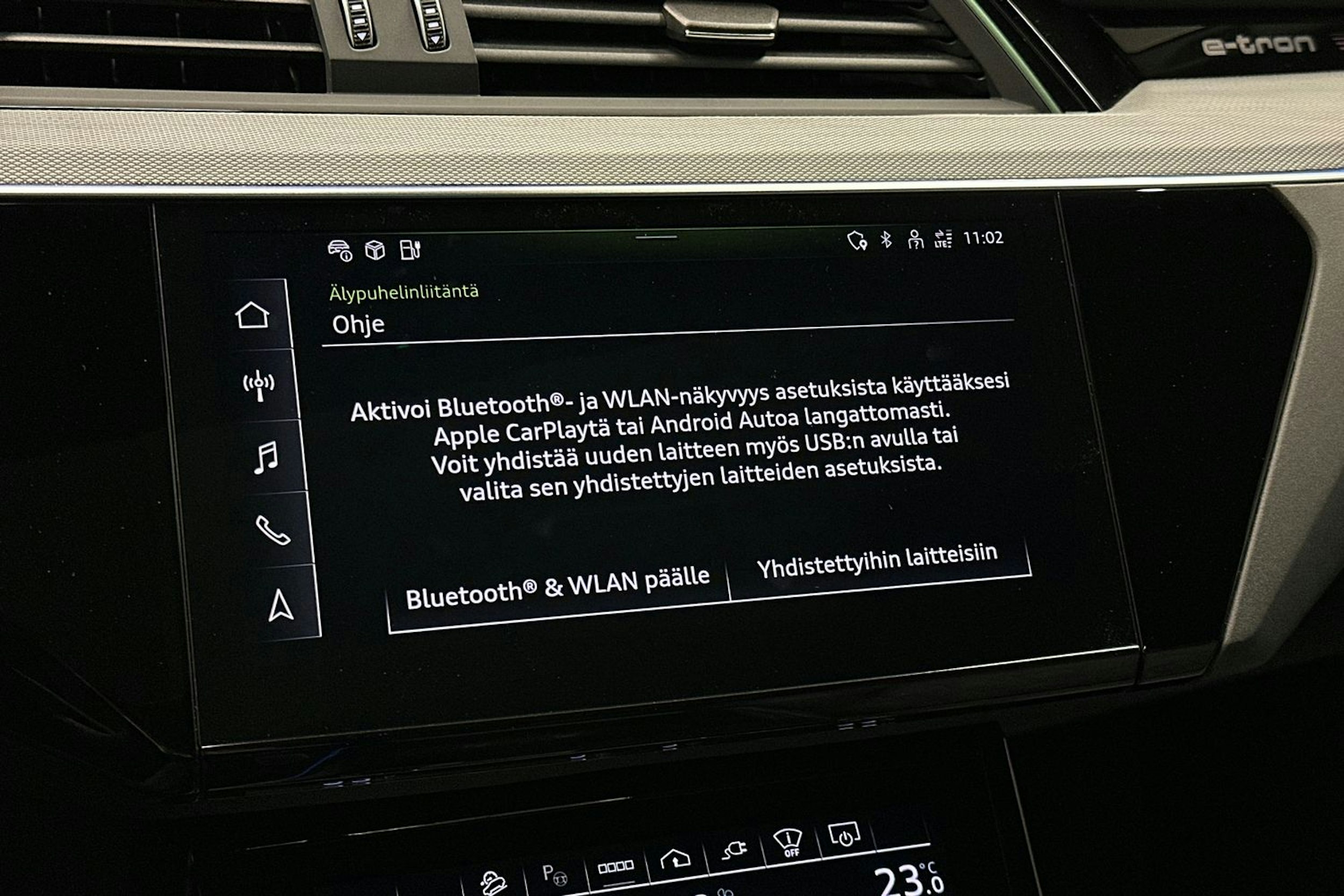 musta Audi Q8 e-tron 2024 kuva 34.