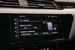 musta Audi Q8 e-tron 2024 kuva 37.