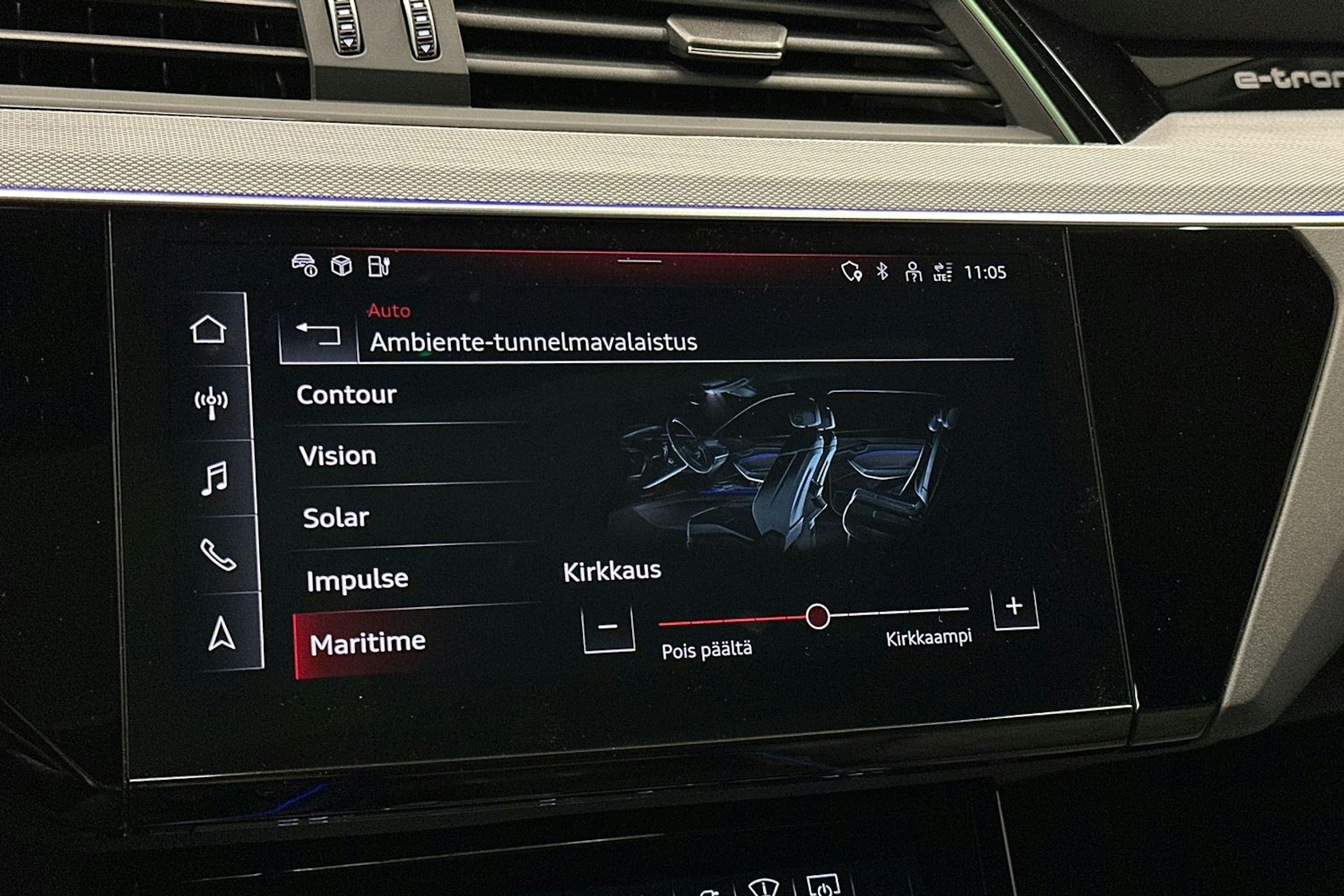 musta Audi Q8 e-tron 2024 kuva 39.