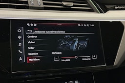 musta Audi Q8 e-tron 2024 kuva 39.