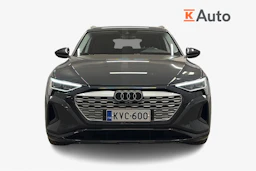 harmaa Audi Q8 e-tron 2024 kuva 4.