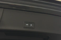 harmaa Audi Q8 e-tron 2024 kuva 12.