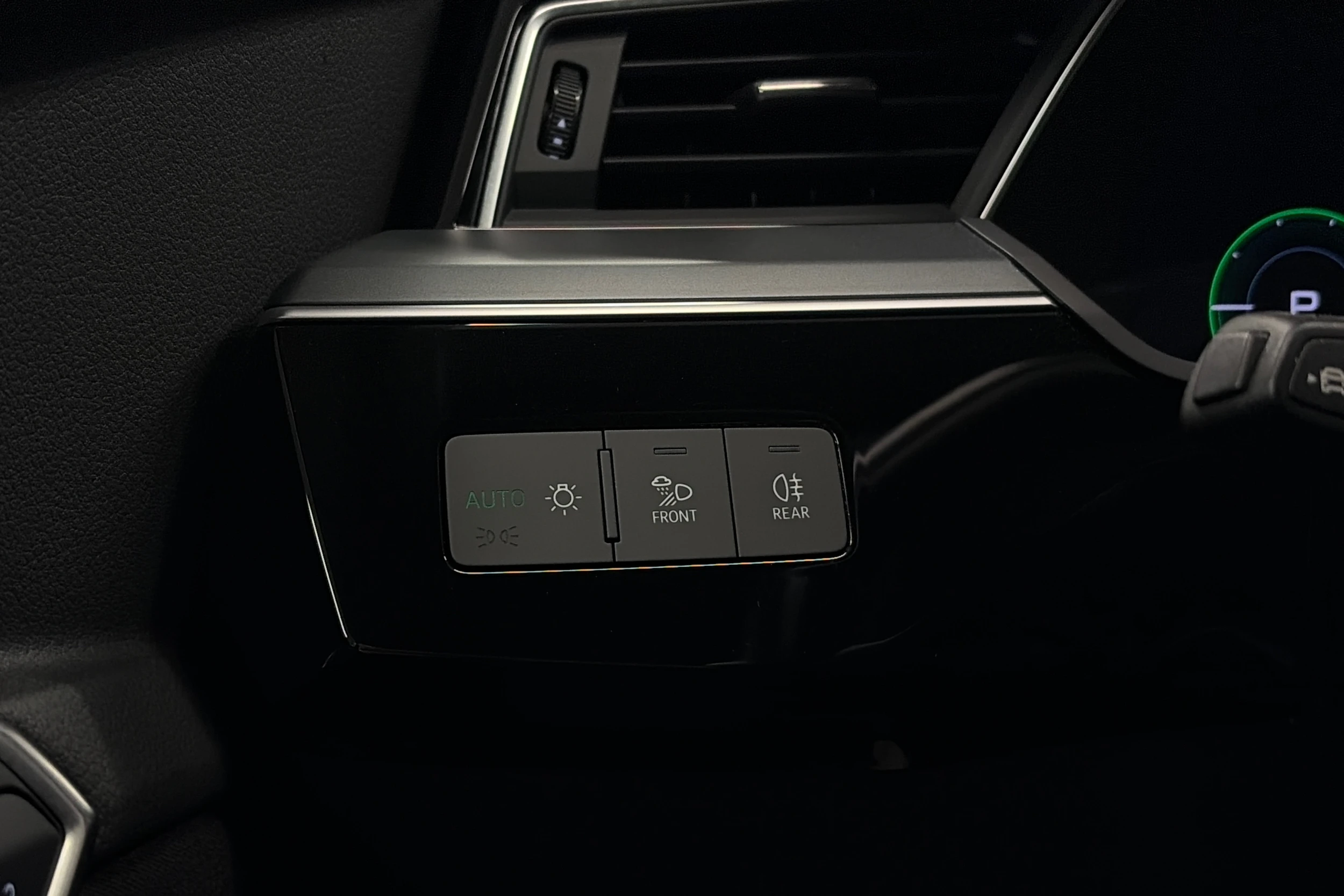 harmaa Audi Q8 e-tron 2024 kuva 20.