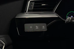 harmaa Audi Q8 e-tron 2024 kuva 20.