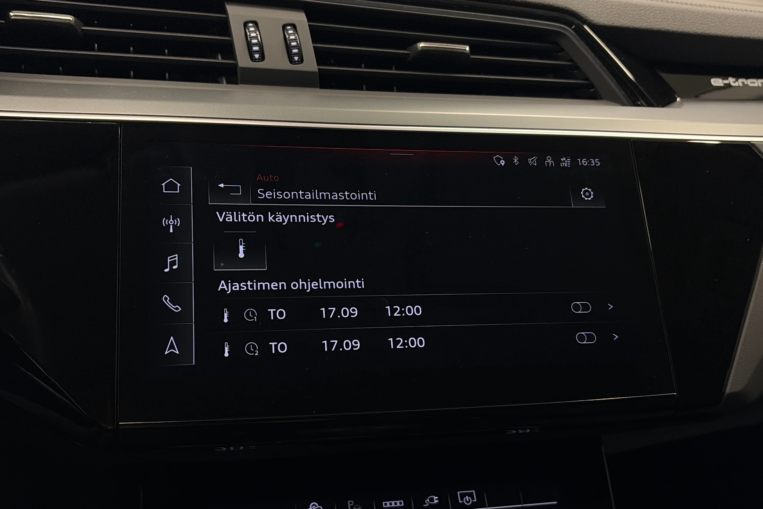 harmaa Audi Q8 e-tron 2024 kuva 25.