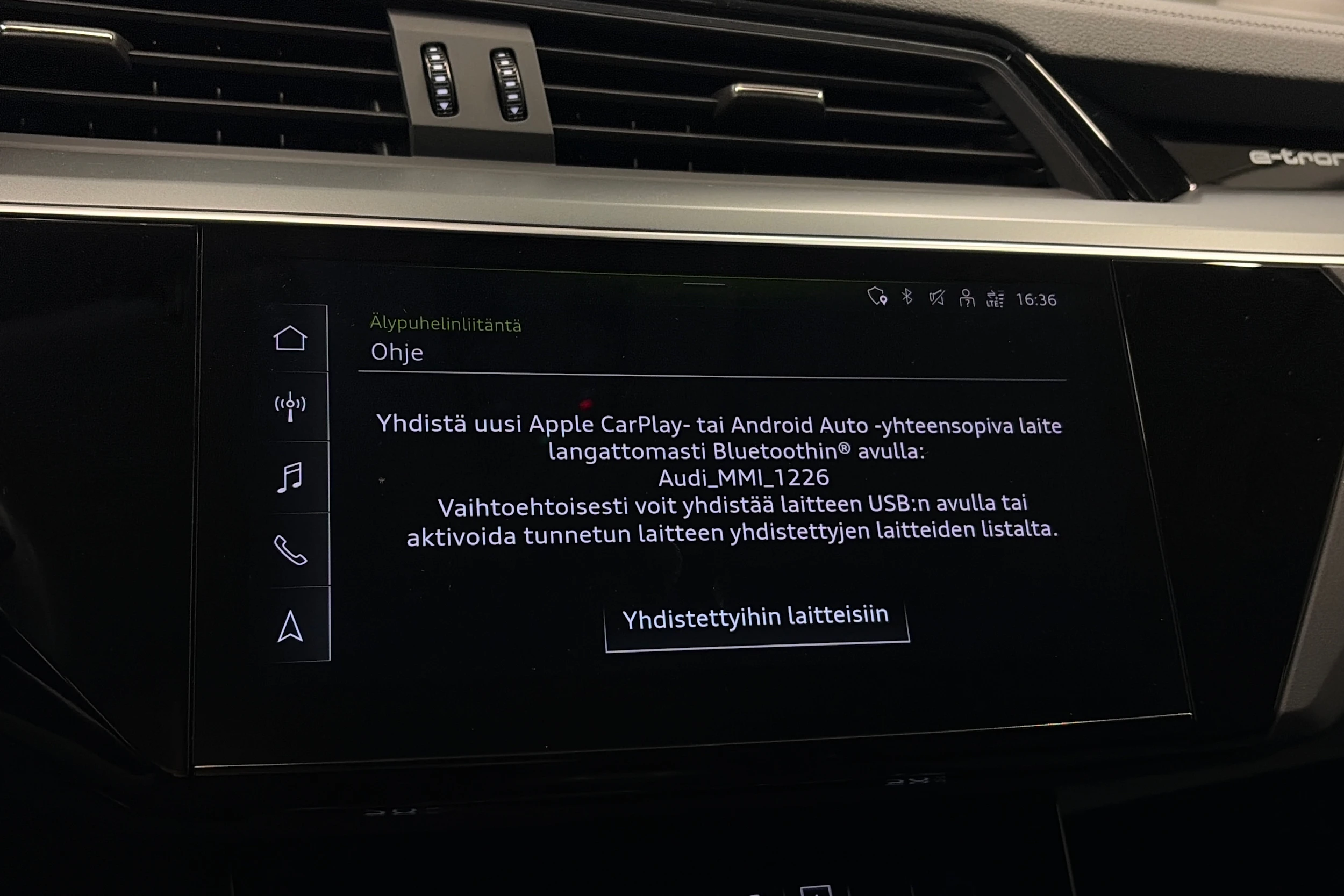 harmaa Audi Q8 e-tron 2024 kuva 26.