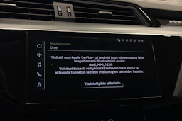harmaa Audi Q8 e-tron 2024 kuva 26.