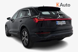 musta Audi Q8 e-tron 2024 kuva 3.