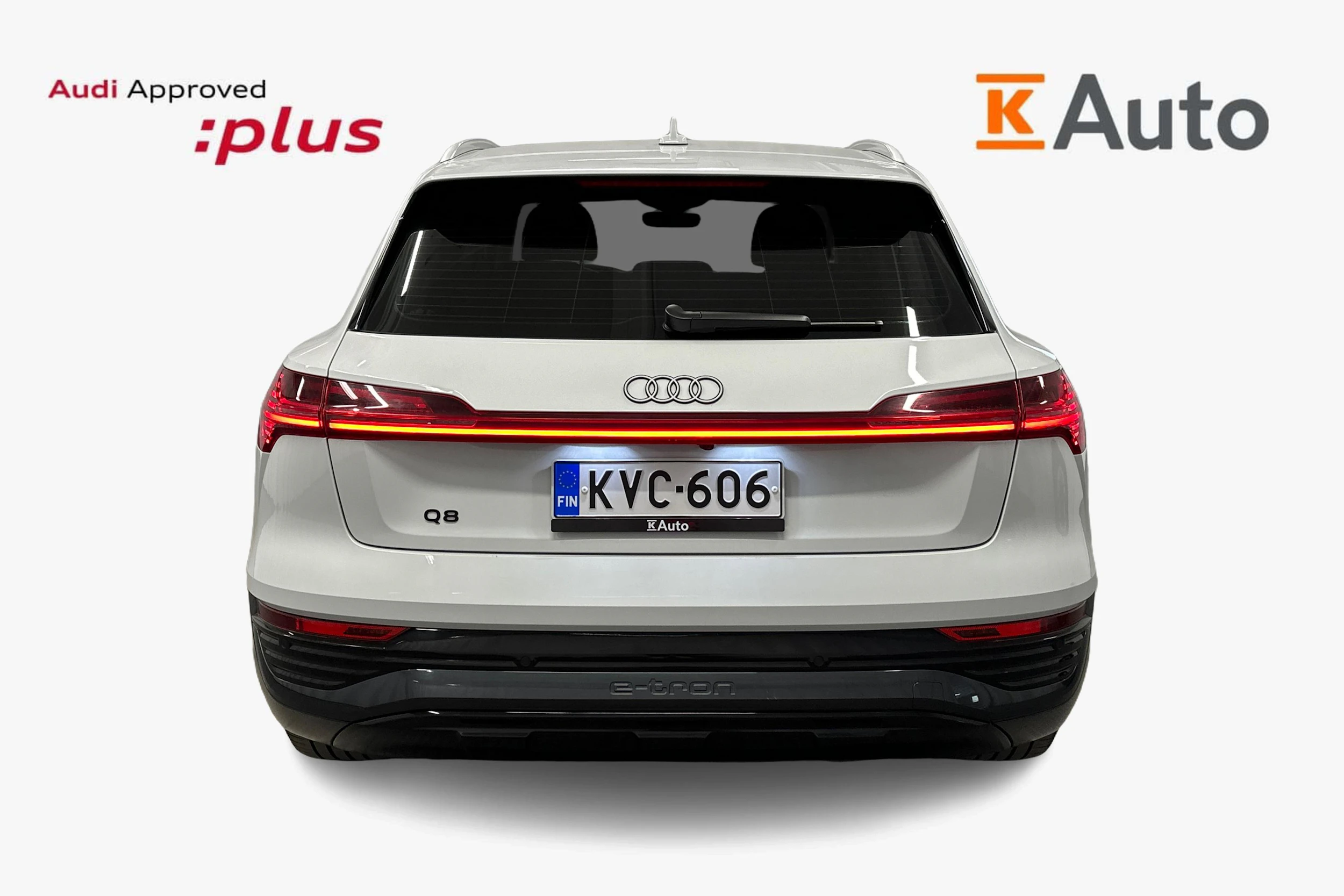 Valkoinen Audi Q8 e-tron 2024 kuva 3.