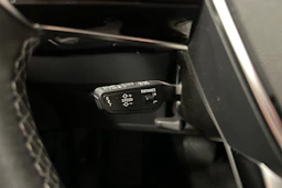 Valkoinen Audi Q8 e-tron 2024 kuva 13.