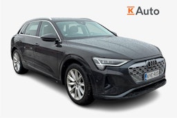 Ruskea (beige) Audi Q8 e-tron 2024 kuva 1.