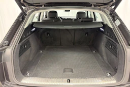 Ruskea (beige) Audi Q8 e-tron 2024 kuva 11.