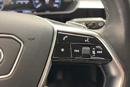 Ruskea (beige) Audi Q8 e-tron 2024 kuva 18.