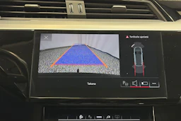 Ruskea (beige) Audi Q8 e-tron 2024 kuva 21.