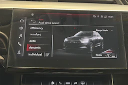 Ruskea (beige) Audi Q8 e-tron 2024 kuva 23.