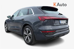 harmaa Audi Q8 e-tron 2024 kuva 2.