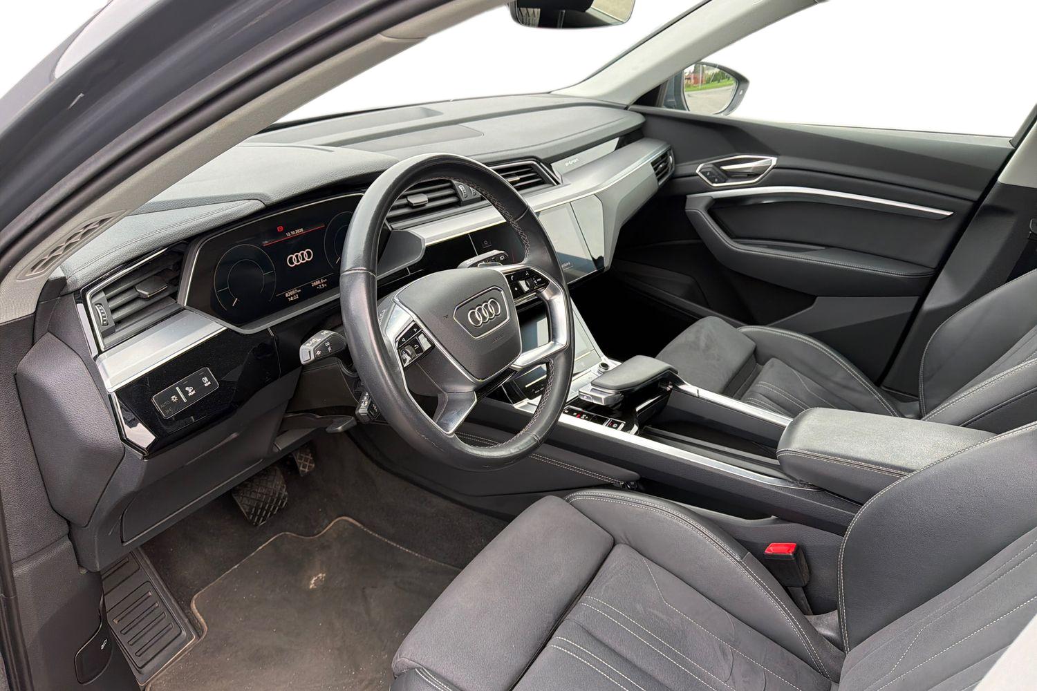 Audi Q8 e-tron 55 quattro Progress Plus 2024, bild 3/3