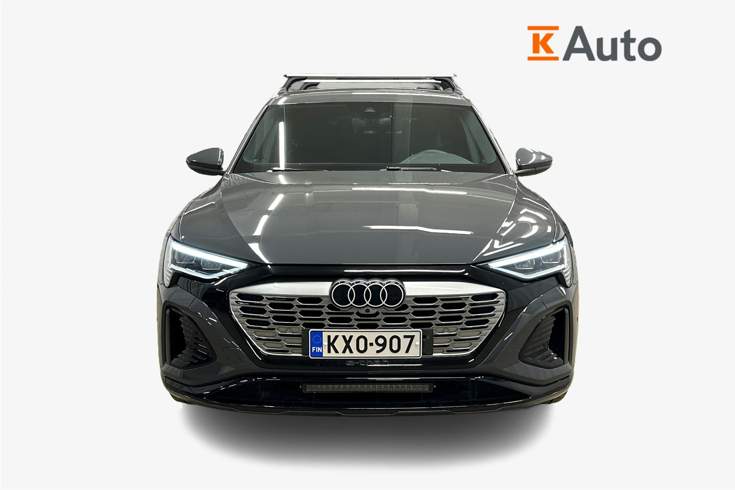 harmaa Audi Q8 e-tron 2024 kuva 5.