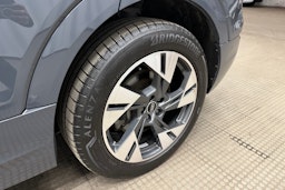 harmaa Audi Q8 e-tron 2024 kuva 13.