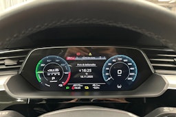 harmaa Audi Q8 e-tron 2024 kuva 17.