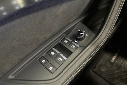 harmaa Audi Q8 e-tron 2024 kuva 19.