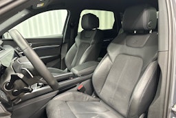 harmaa Audi Q8 e-tron 2024 kuva 27.