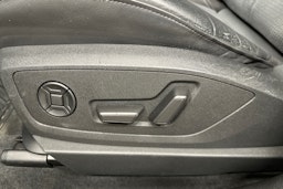 harmaa Audi Q8 e-tron 2024 kuva 28.