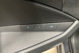 harmaa Audi Q8 e-tron 2024 kuva 29.