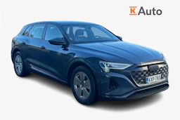 sininen Audi Q8 e-tron 2024 kuva 1.