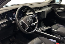ruskea (beige) Audi Q8 e-tron 2024 kuva 3.