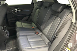 ruskea (beige) Audi Q8 e-tron 2024 kuva 8.