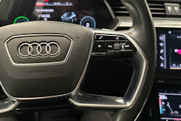 ruskea (beige) Audi Q8 e-tron 2024 kuva 12.
