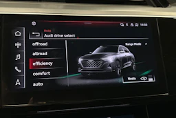 ruskea (beige) Audi Q8 e-tron 2024 kuva 27.
