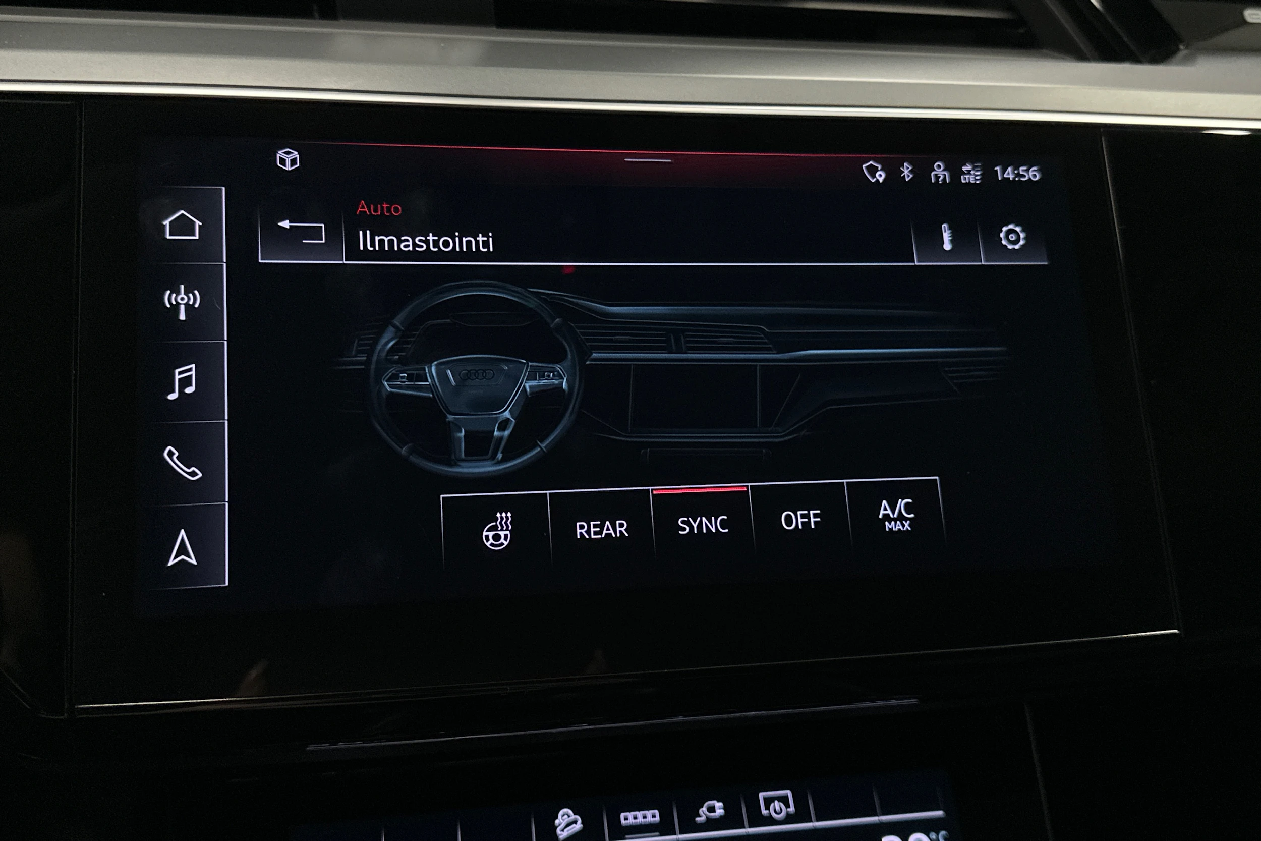 ruskea (beige) Audi Q8 e-tron 2024 kuva 29.
