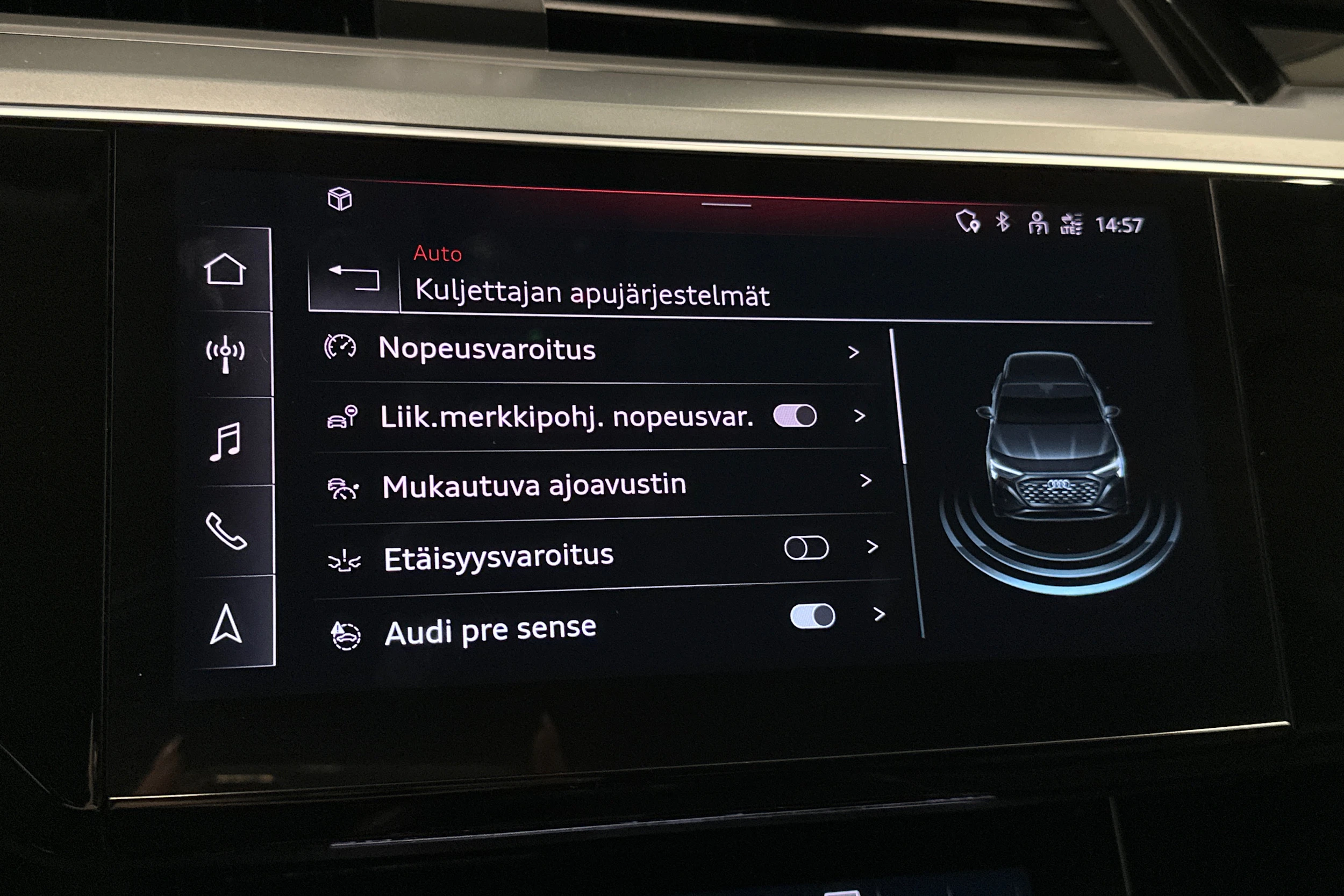 ruskea (beige) Audi Q8 e-tron 2024 kuva 31.