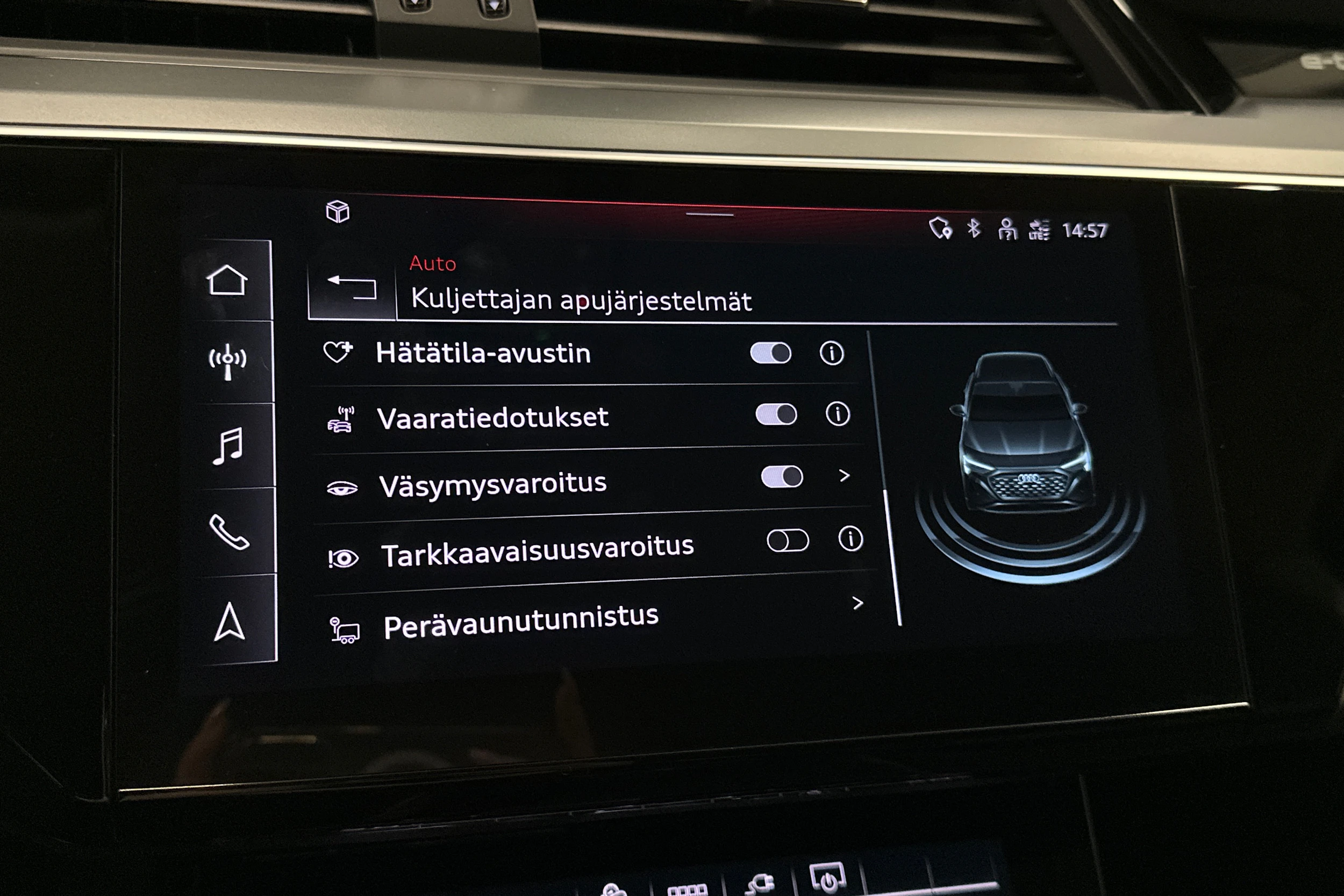 ruskea (beige) Audi Q8 e-tron 2024 kuva 32.