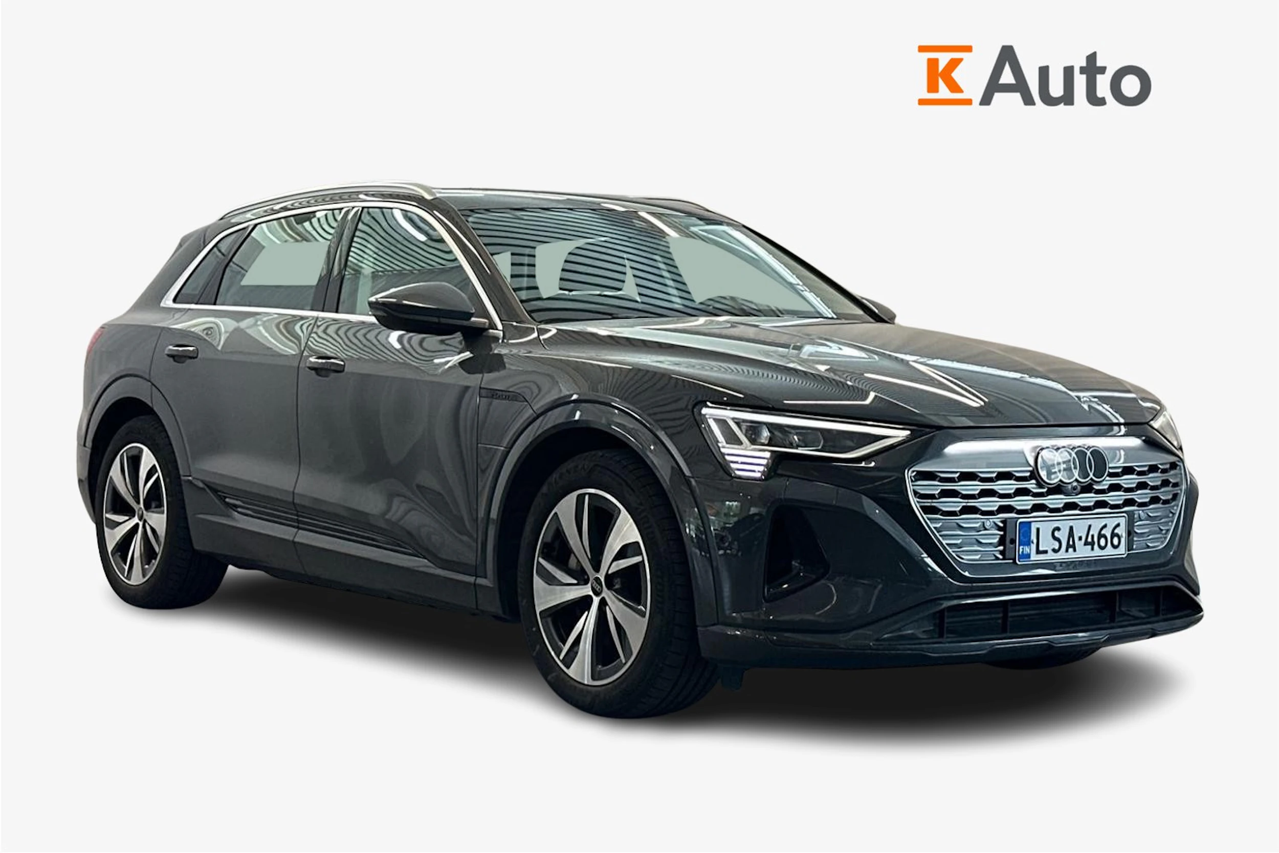 harmaa Audi Q8 e-tron 2024 kuva 1.