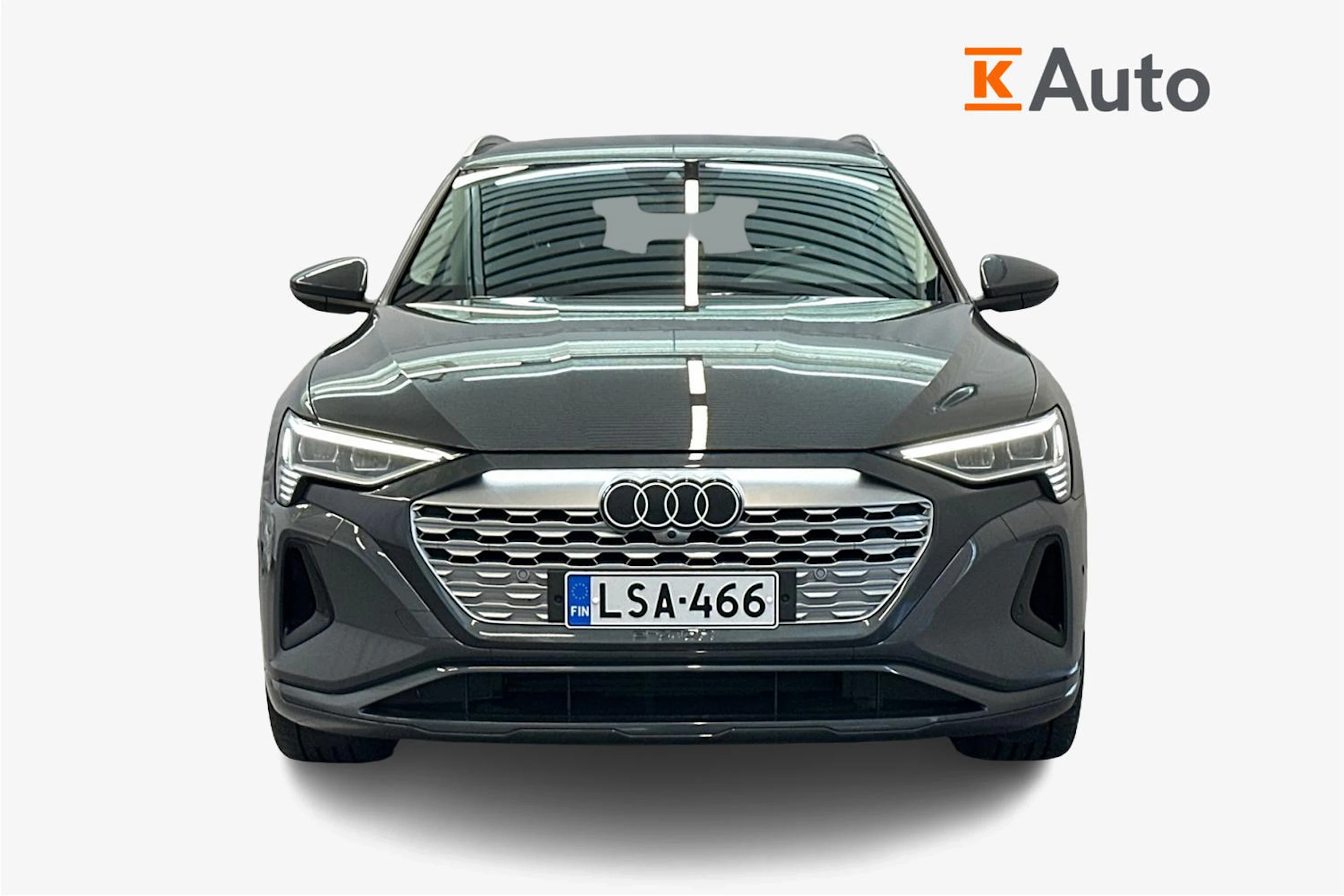 harmaa Audi Q8 e-tron 2024 kuva 4.