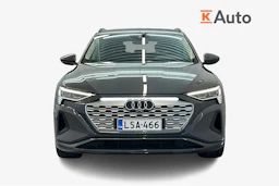harmaa Audi Q8 e-tron 2024 kuva 4.