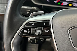 harmaa Audi Q8 e-tron 2024 kuva 17.