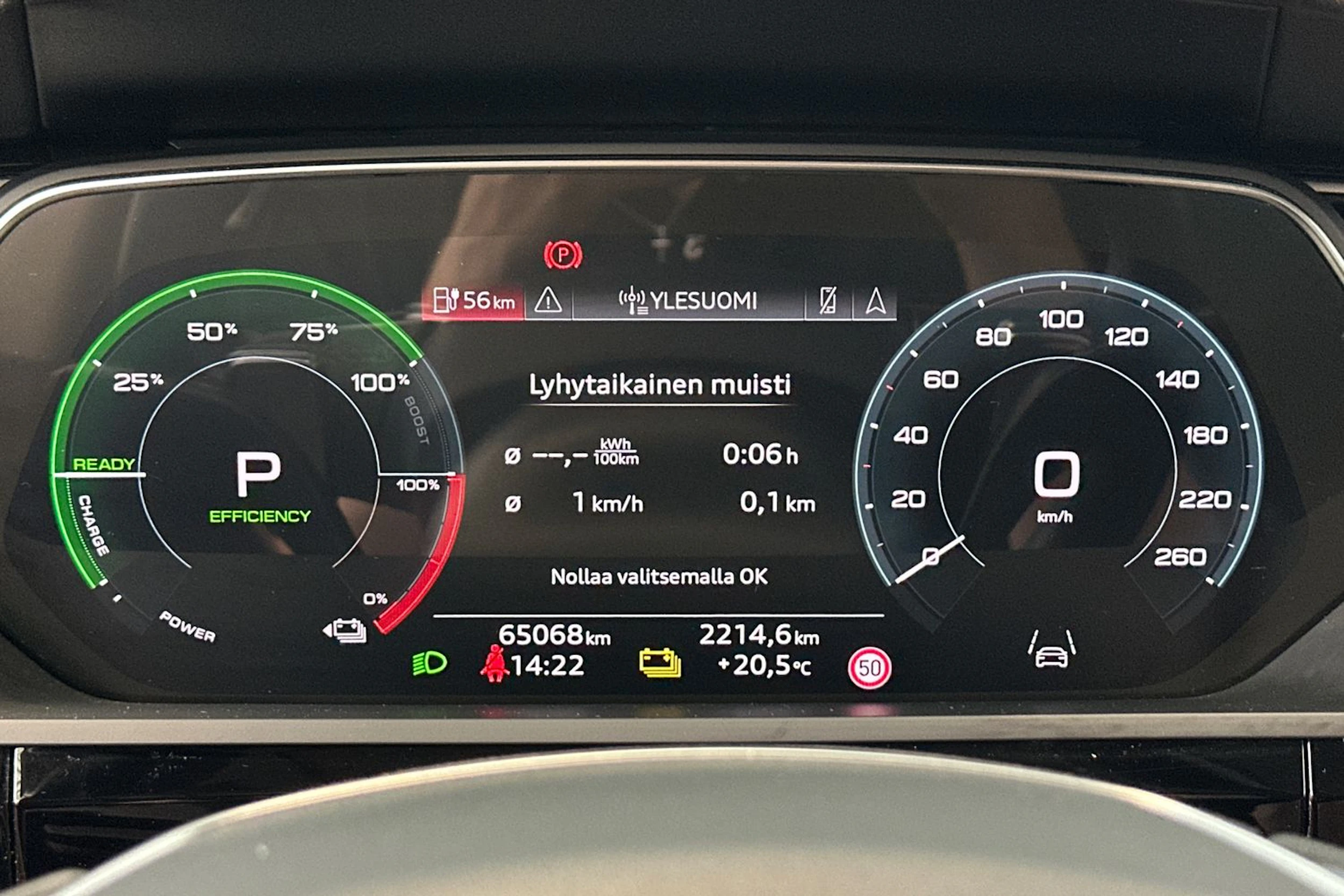 harmaa Audi Q8 e-tron 2024 kuva 20.