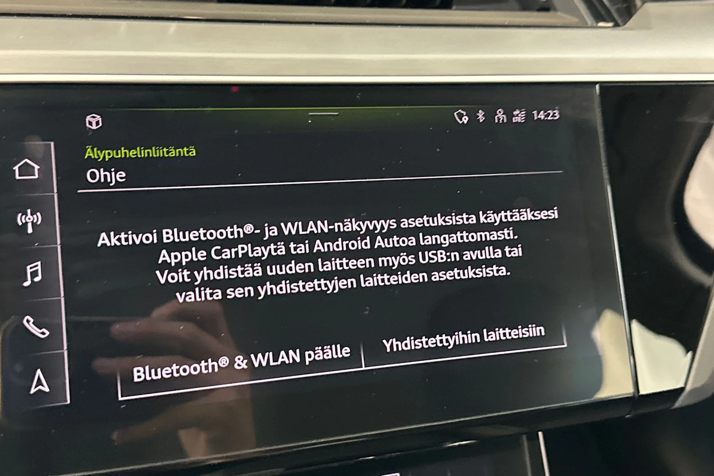 harmaa Audi Q8 e-tron 2024 kuva 24.