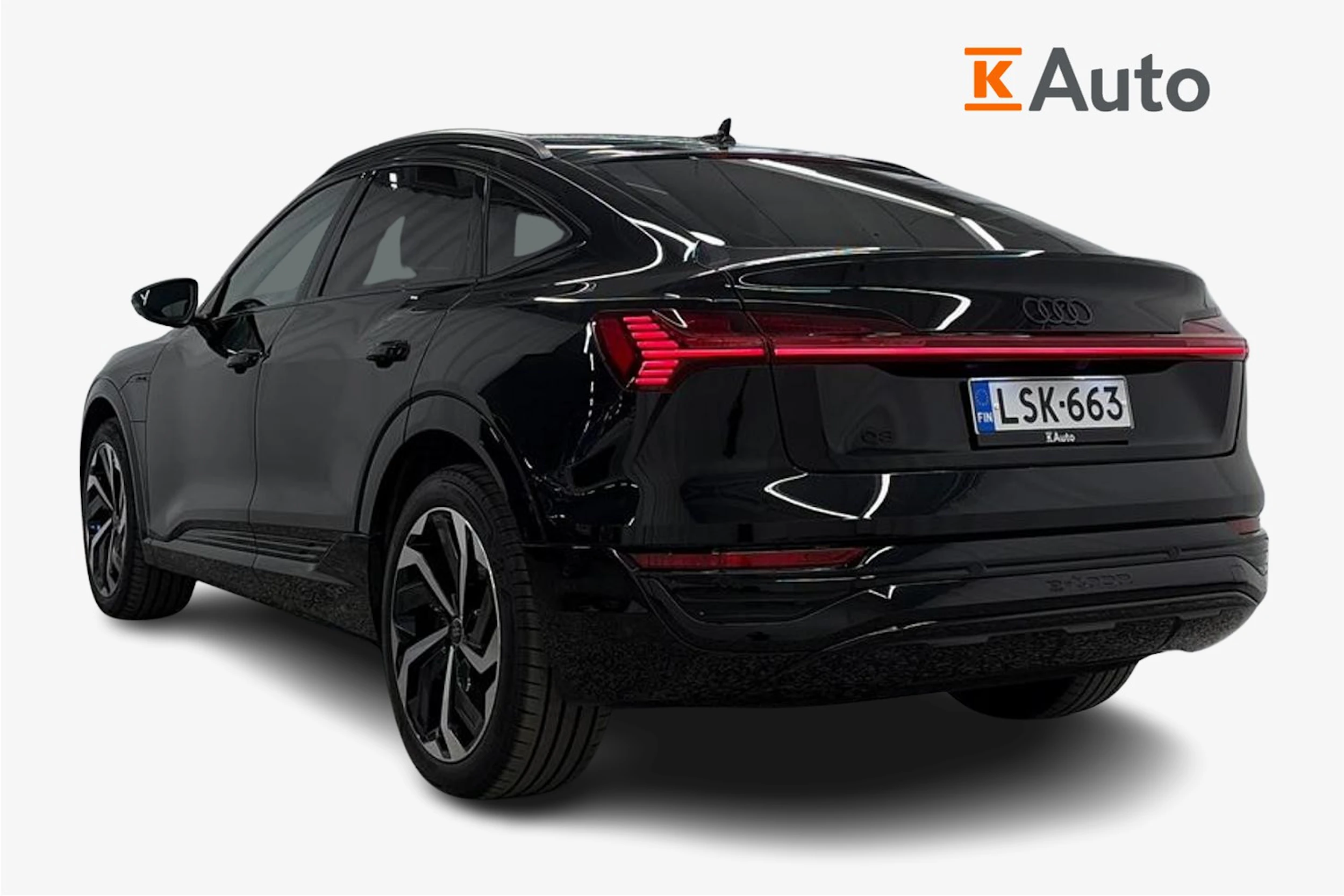 met. musta Audi Q8 e-tron 2024 kuva 3.