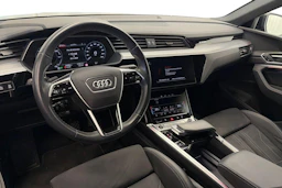 met. musta Audi Q8 e-tron 2024 kuva 8.