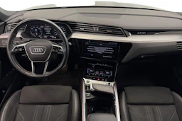 met. musta Audi Q8 e-tron 2024 kuva 9.