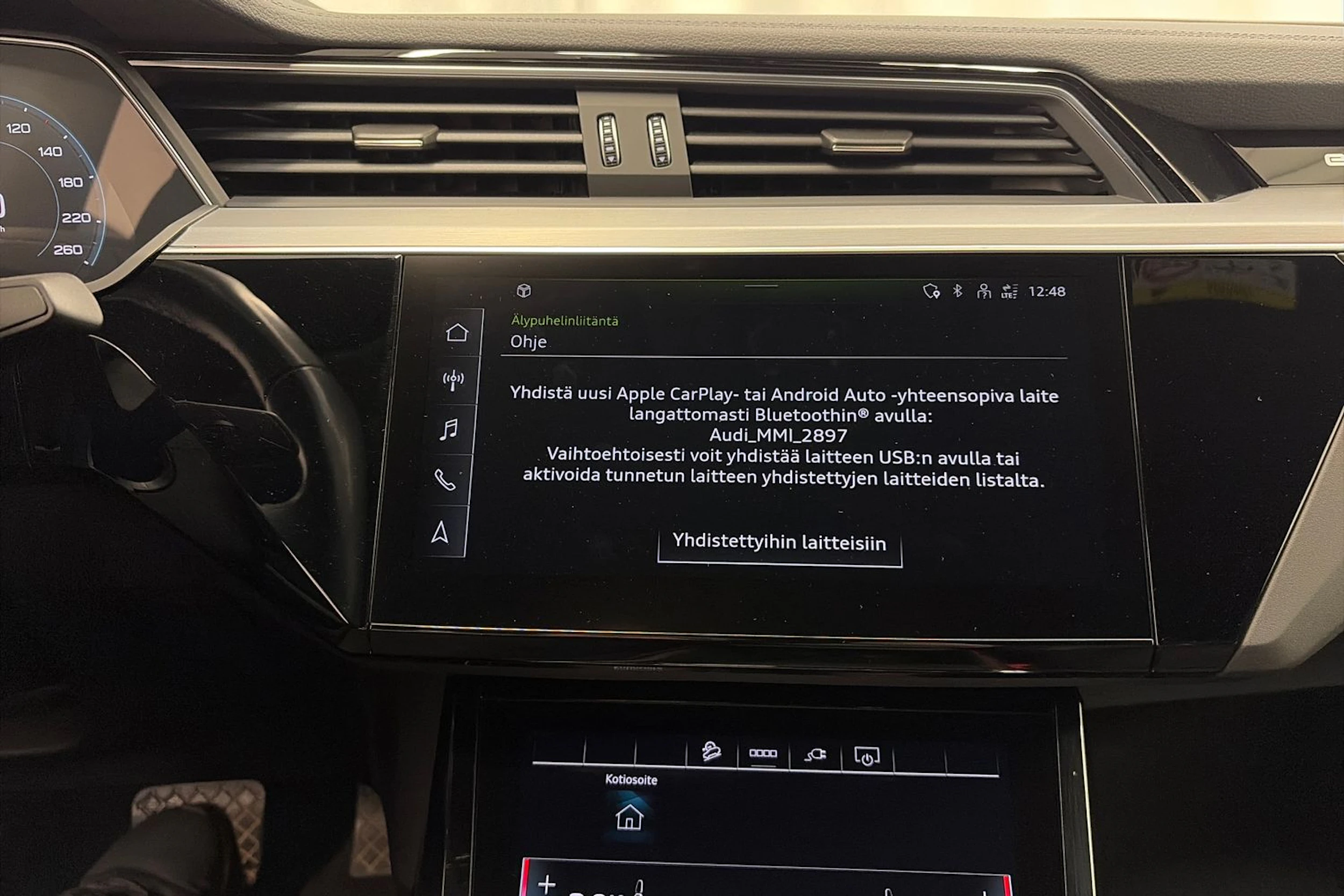 met. musta Audi Q8 e-tron 2024 kuva 26.