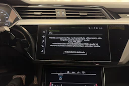 met. musta Audi Q8 e-tron 2024 kuva 26.